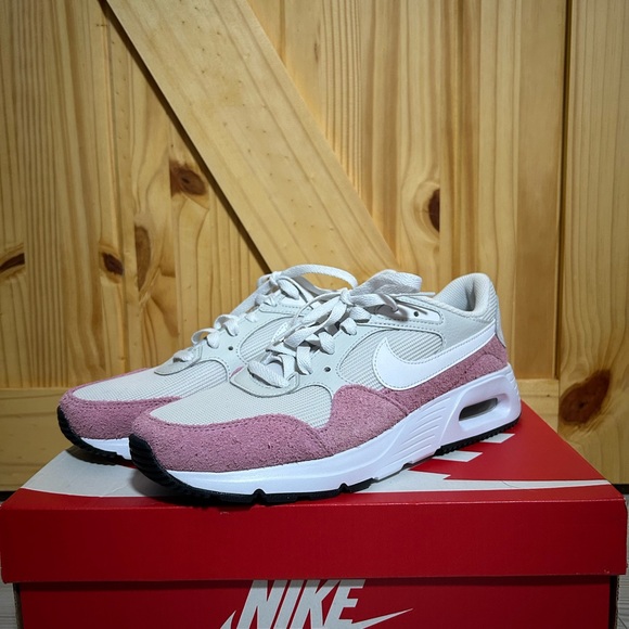 Nike woman’s Air Max pink/white - Picture 2 of 5